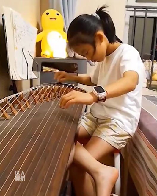母亲分享女儿弹古筝视频走红